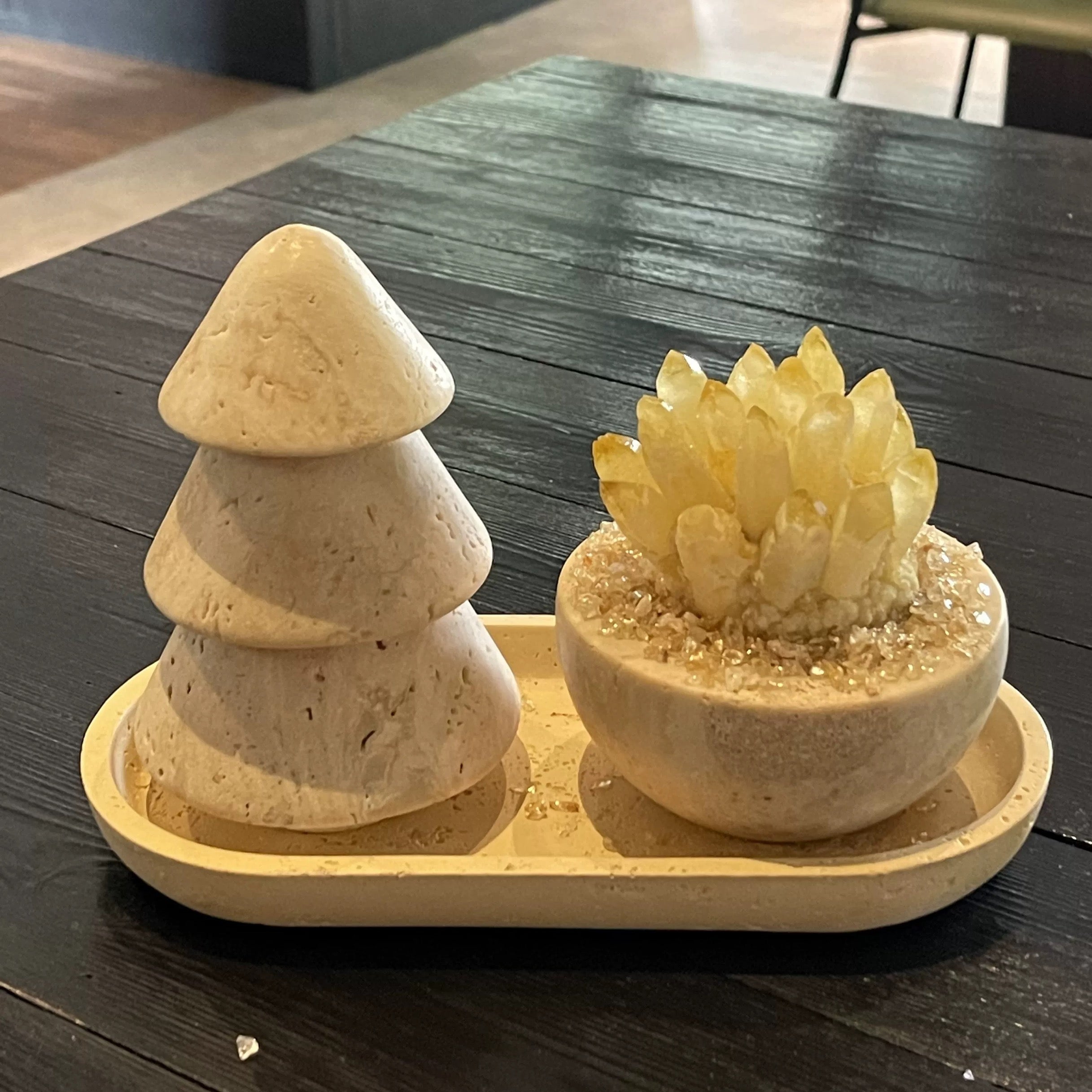 Elegant Energy Dwelling of Raw Stones and Crystal Chips-463